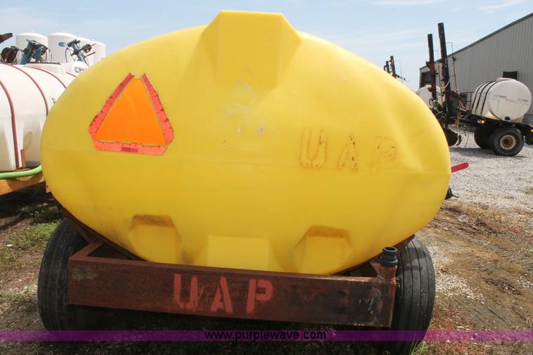 image for item I7925 1,000 gallon liquid nurse trailer