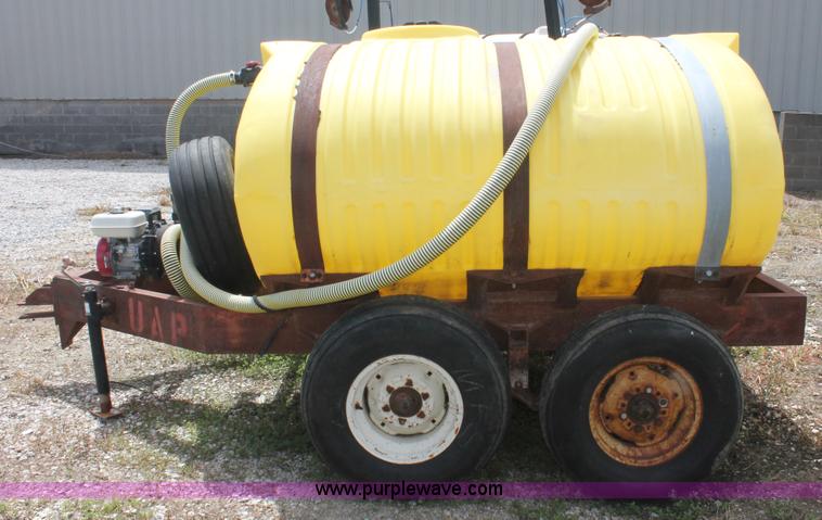 image for item I7925 1,000 gallon liquid nurse trailer
