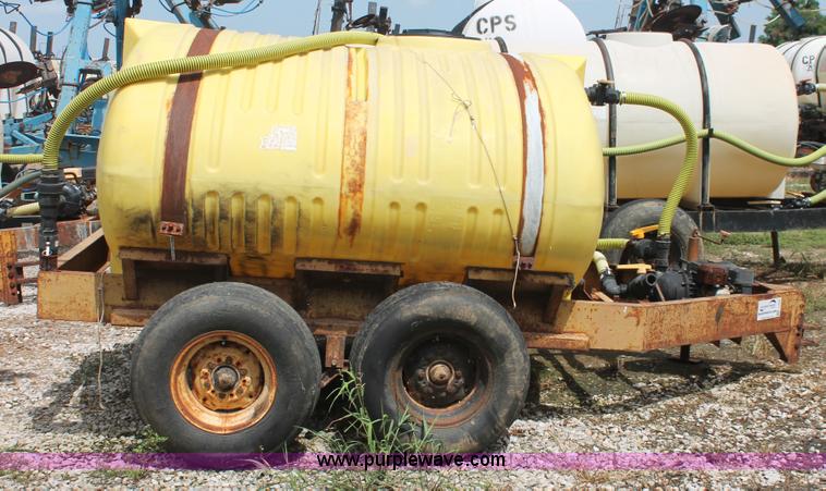 image for item I7926 1,000 gallon liquid nurse trailer
