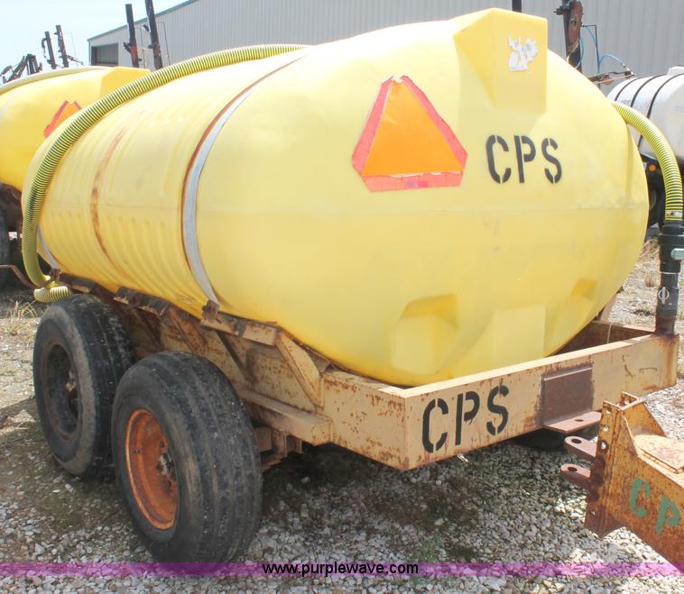 image for item I7926 1,000 gallon liquid nurse trailer