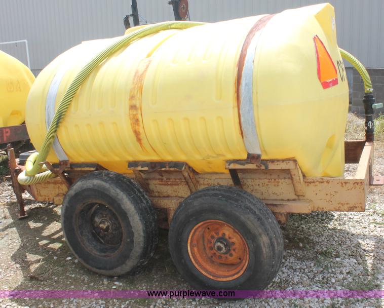image for item I7926 1,000 gallon liquid nurse trailer