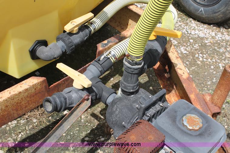 image for item I7926 1,000 gallon liquid nurse trailer