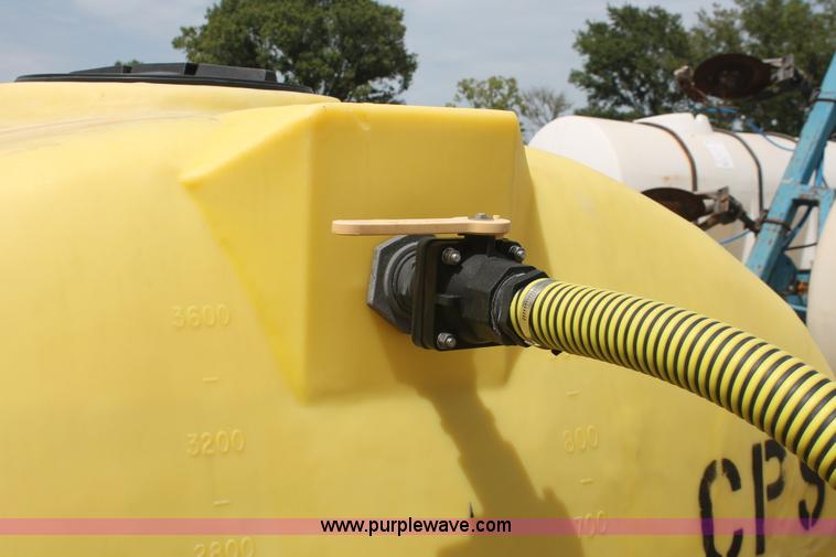 image for item I7926 1,000 gallon liquid nurse trailer