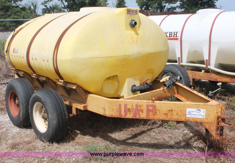 image for item I7927 1,000 gallon liquid nurse trailer