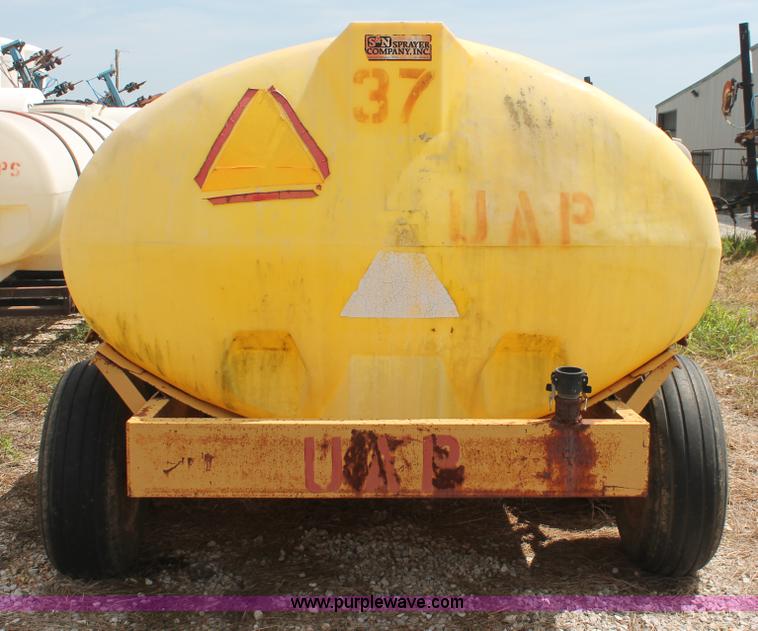 image for item I7927 1,000 gallon liquid nurse trailer