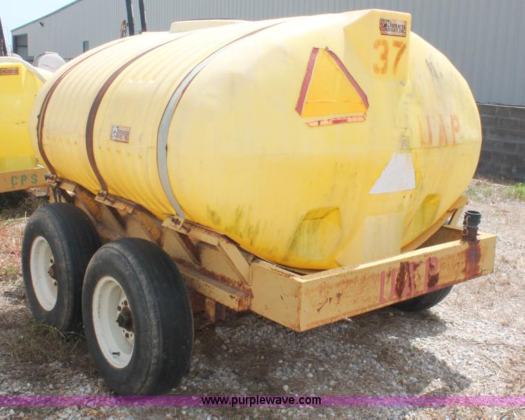 image for item I7927 1,000 gallon liquid nurse trailer