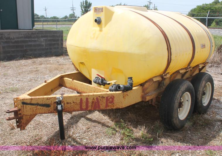 image for item I7927 1,000 gallon liquid nurse trailer