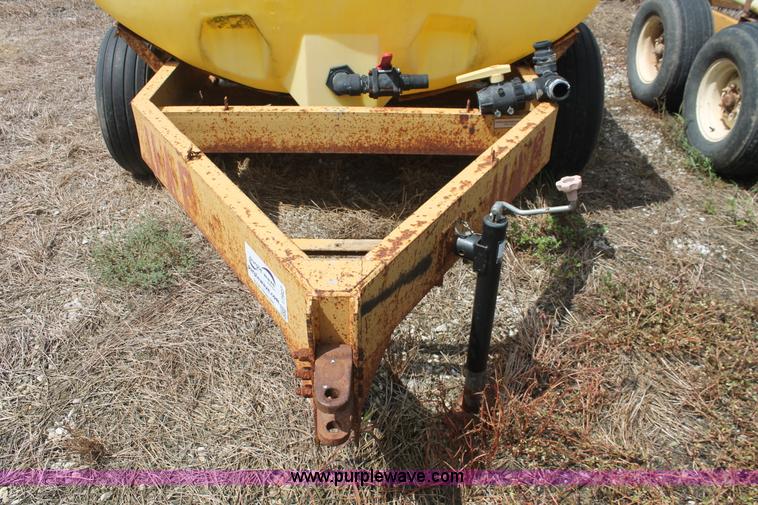 image for item I7927 1,000 gallon liquid nurse trailer