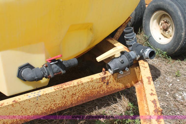 image for item I7927 1,000 gallon liquid nurse trailer