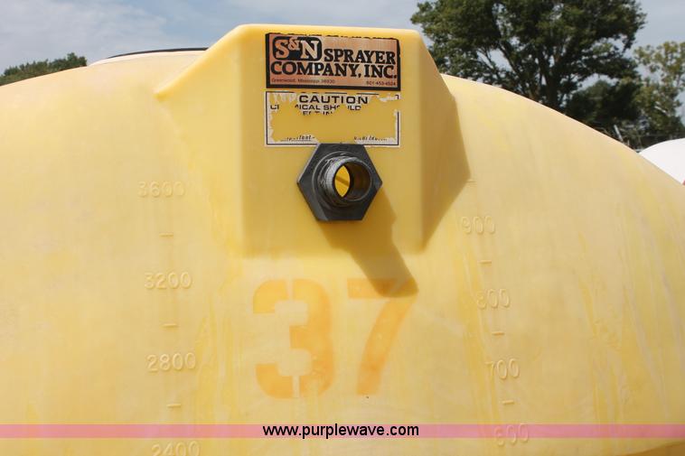 image for item I7927 1,000 gallon liquid nurse trailer