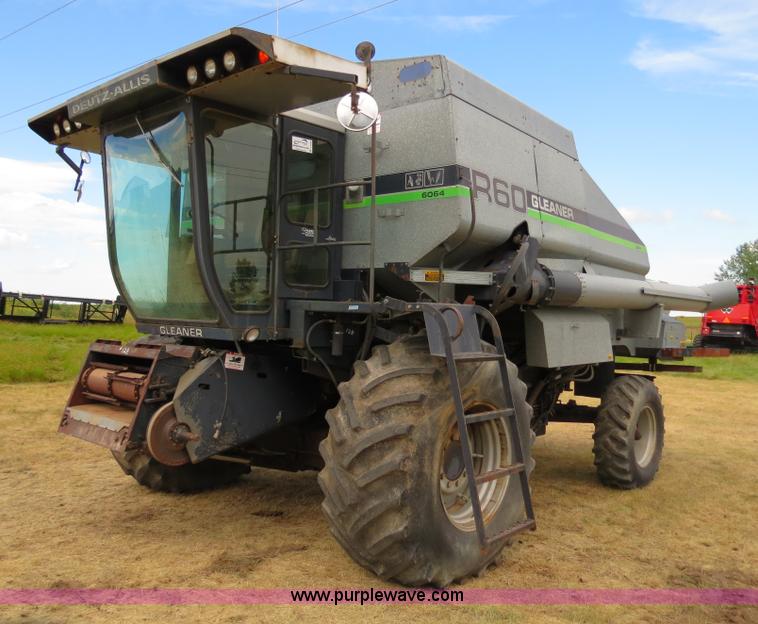 image for item A8582 1989 Gleaner R60 combine