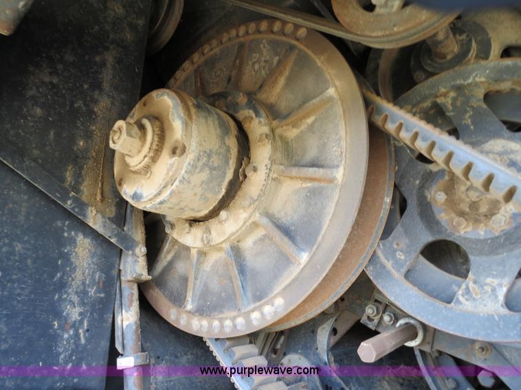 image for item A8582 1989 Gleaner R60 combine