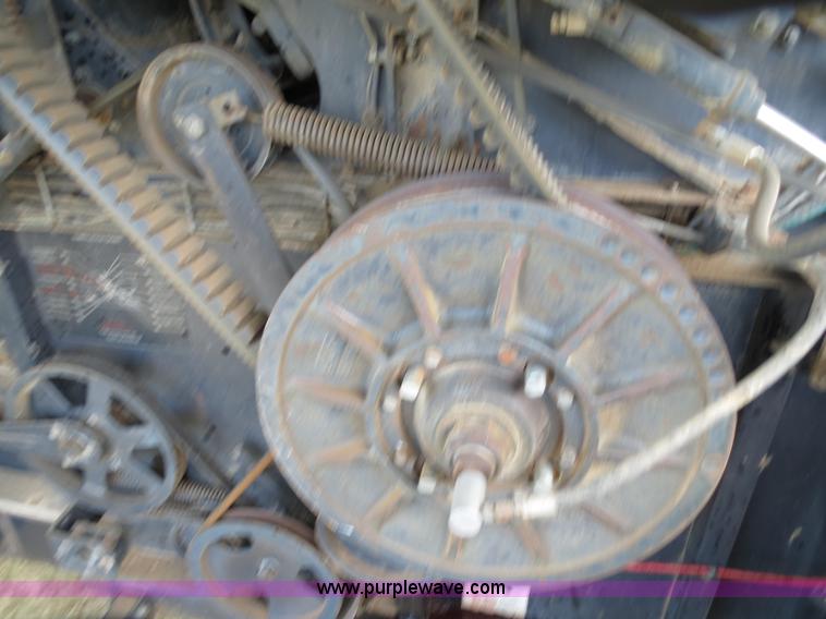 image for item A8582 1989 Gleaner R60 combine