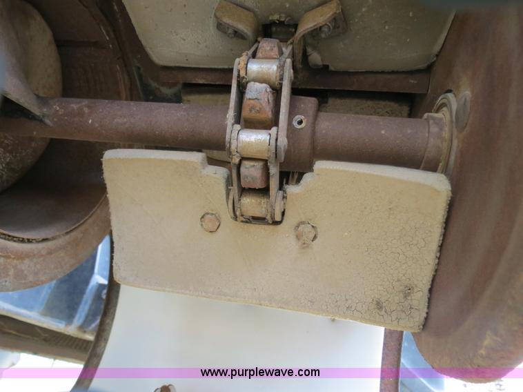 image for item A8582 1989 Gleaner R60 combine