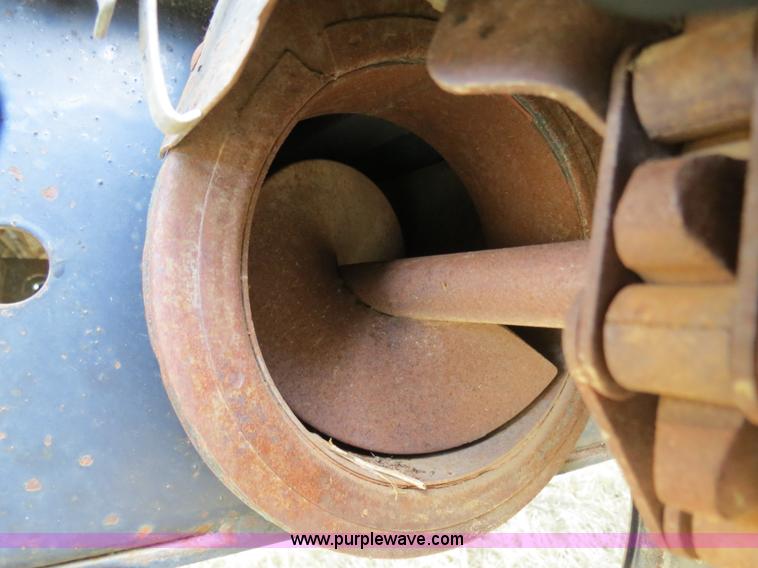 image for item A8582 1989 Gleaner R60 combine