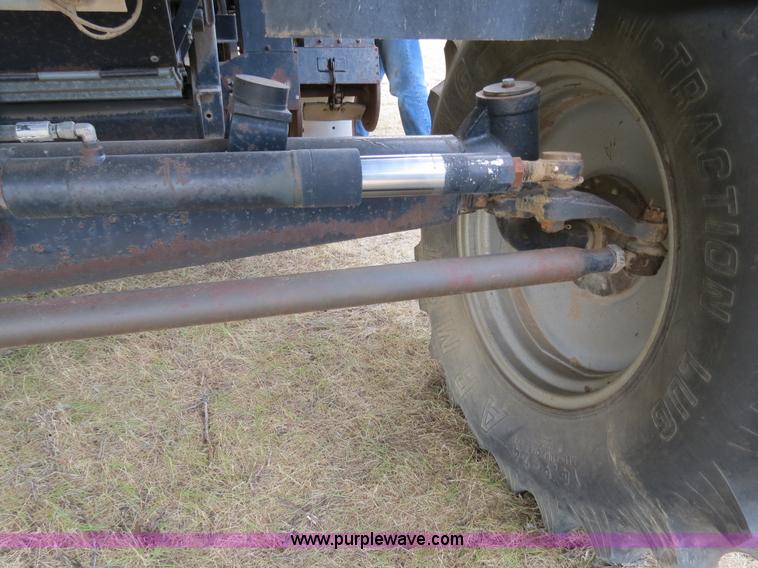 image for item A8582 1989 Gleaner R60 combine