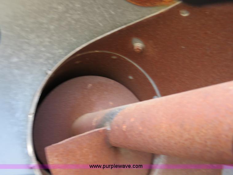 image for item A8582 1989 Gleaner R60 combine