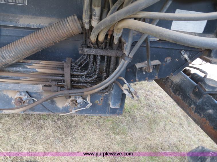 image for item A8582 1989 Gleaner R60 combine