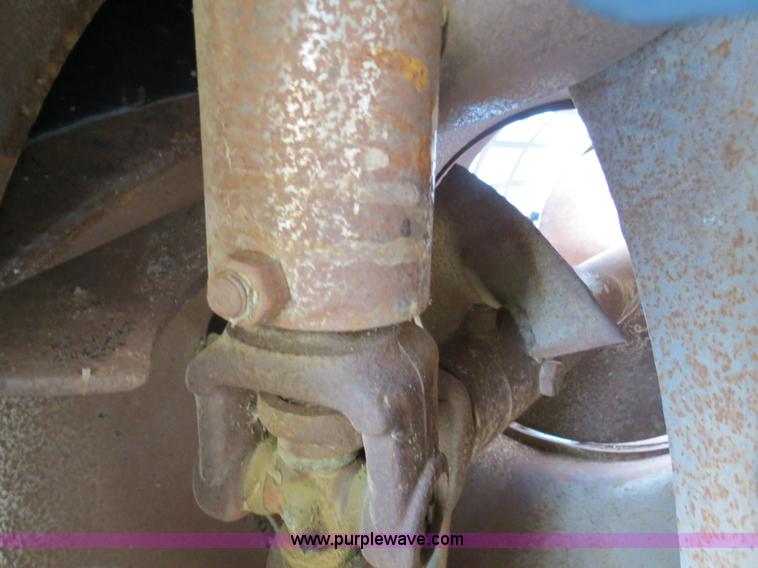 image for item A8582 1989 Gleaner R60 combine