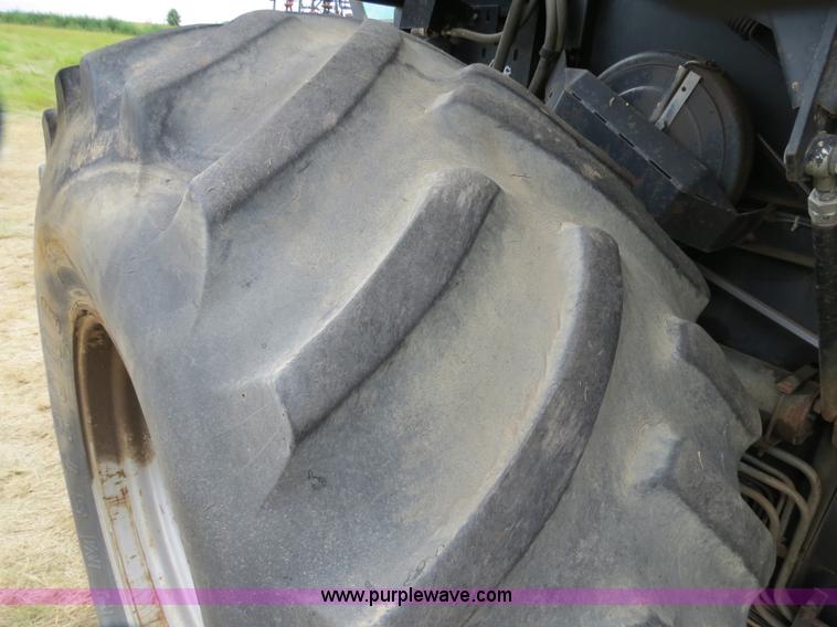 image for item A8582 1989 Gleaner R60 combine