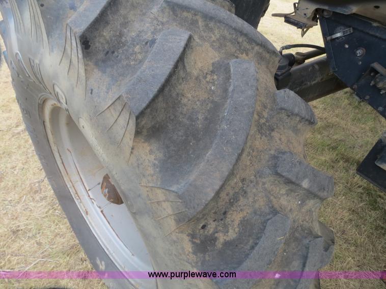 image for item A8582 1989 Gleaner R60 combine