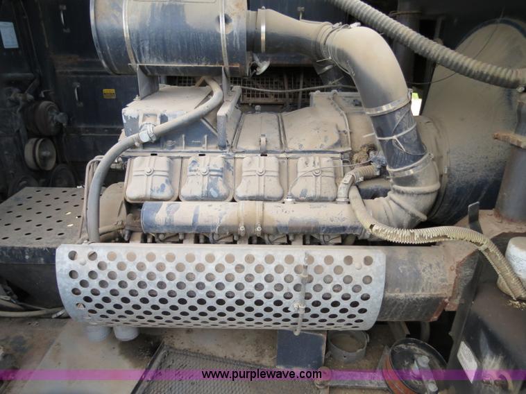 image for item A8582 1989 Gleaner R60 combine