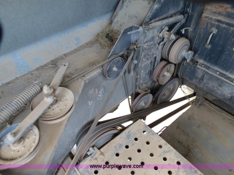 image for item A8582 1989 Gleaner R60 combine