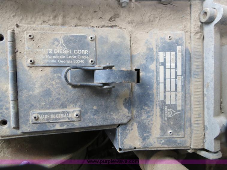 image for item A8582 1989 Gleaner R60 combine