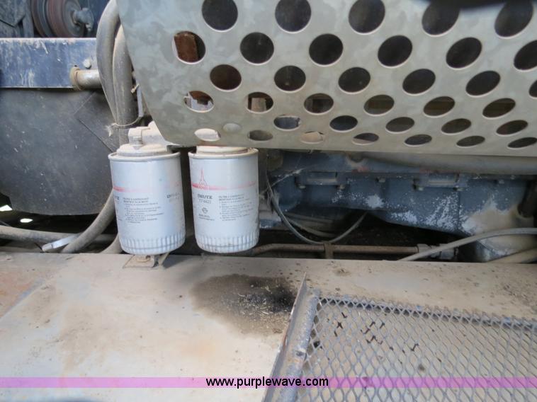 image for item A8582 1989 Gleaner R60 combine