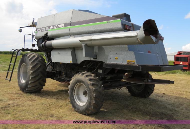 image for item A8583 1989 Gleaner R60 combine