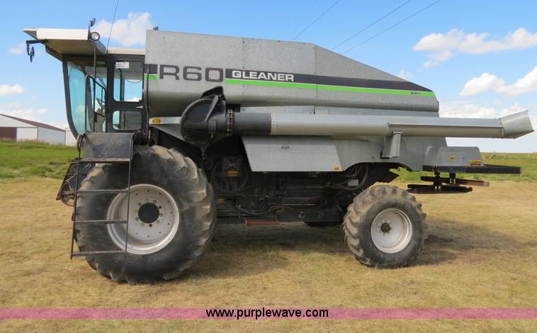 image for item A8583 1989 Gleaner R60 combine