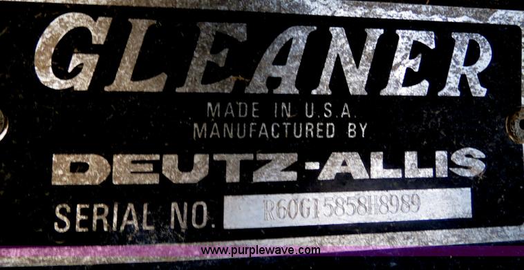 image for item A8583 1989 Gleaner R60 combine