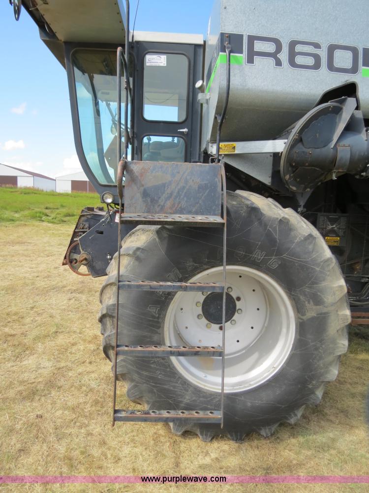 image for item A8583 1989 Gleaner R60 combine