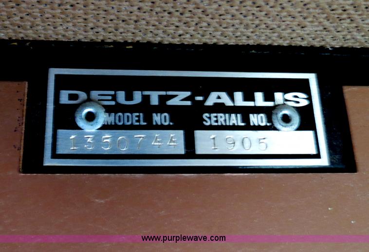 image for item A8583 1989 Gleaner R60 combine