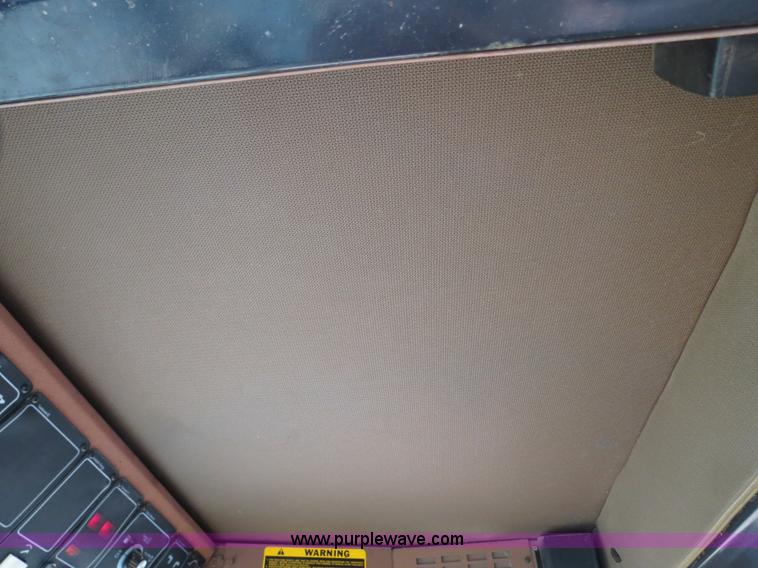 image for item A8583 1989 Gleaner R60 combine