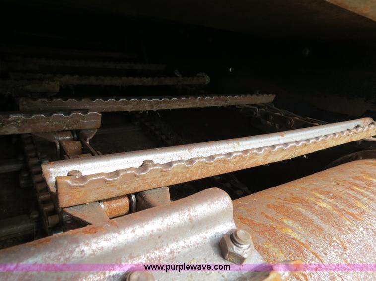 image for item A8583 1989 Gleaner R60 combine