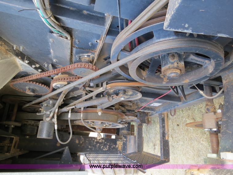 image for item A8583 1989 Gleaner R60 combine