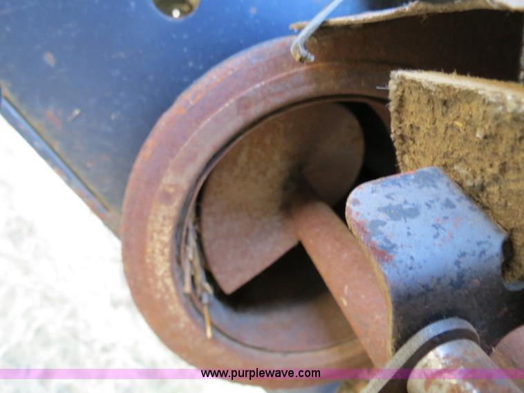 image for item A8583 1989 Gleaner R60 combine