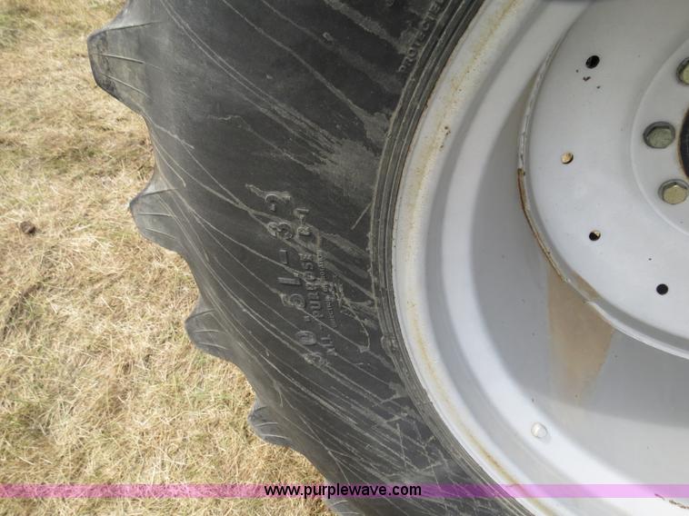 image for item A8583 1989 Gleaner R60 combine