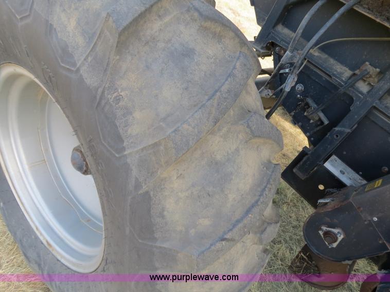 image for item A8583 1989 Gleaner R60 combine