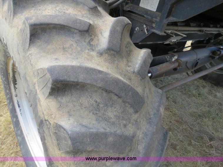 image for item A8583 1989 Gleaner R60 combine