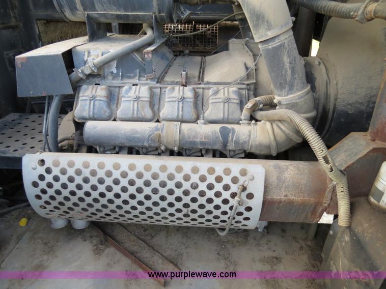 image for item A8583 1989 Gleaner R60 combine