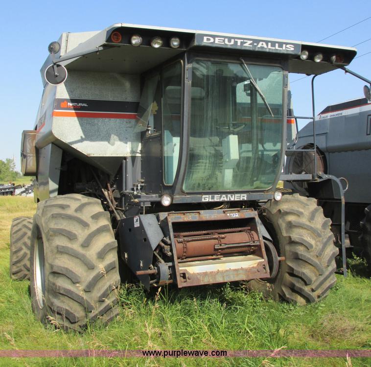 image for item A8584 1991 Gleaner R70 combine