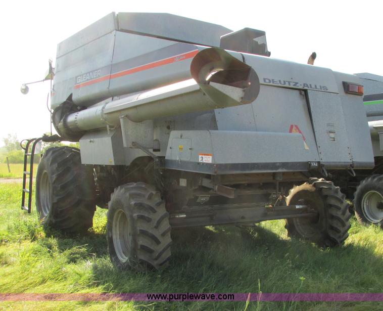 image for item A8584 1991 Gleaner R70 combine