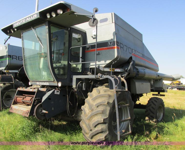 image for item A8584 1991 Gleaner R70 combine