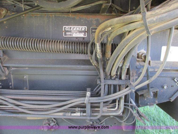 image for item A8584 1991 Gleaner R70 combine