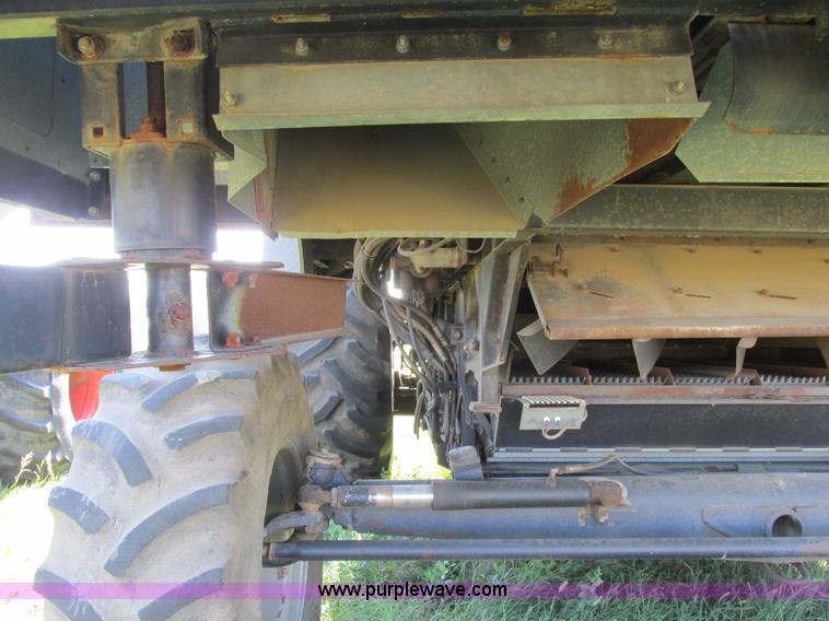 image for item A8584 1991 Gleaner R70 combine
