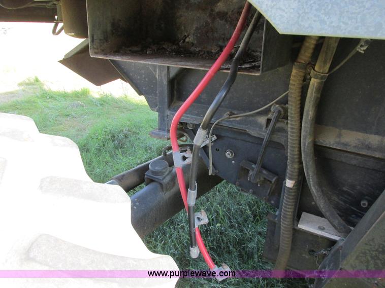 image for item A8584 1991 Gleaner R70 combine