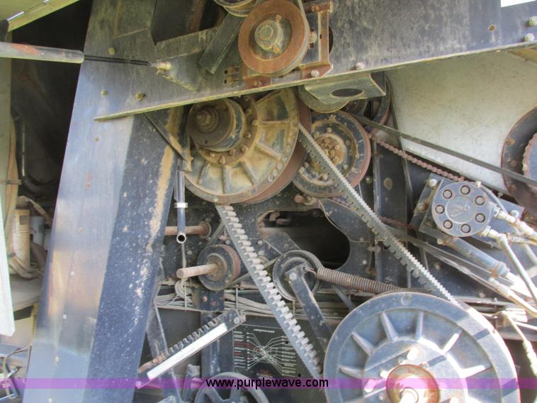 image for item A8584 1991 Gleaner R70 combine