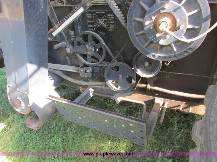 image for item A8584 1991 Gleaner R70 combine